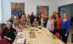 Eskişehir'de Şiddete Karşı Uluslararası Mücadele Günü için keçeden broş atölyesi düzenledi