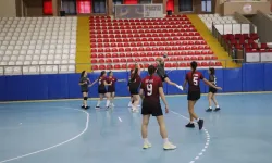 Eskişehir'de Genç Kız Hentbol Müsabakaları başladı