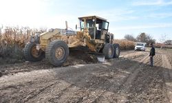 Beylikova’da tarım arazilerine ulaşımı kolaylaştıran yol çalışmaları sürüyor