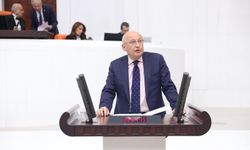 CHP'li Çakırözer: "Türkiye'yi inşa edecek, vizesiz Avrupa hayalini biz hayata geçireceğiz"