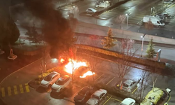 Eskişehir Şehir Hastanesi'nde iki otomobil alev alev yandı!