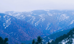 Eskişehir'in yüksek kesimlerine kar yağdı