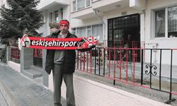 Eskişehir'de eşi benzeri yok! Apartman sakinlerinin Eskişehirspor aşkı bina dışına taştı