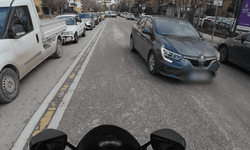 Eskişehir'de ters yönde ilerleyen otomobil kazaya davetiye çıkardı