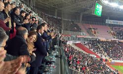 Nebi Hatipoğlu’ndan Eskişehirspor’a tebrik mesajı