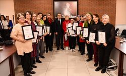 Eskişehir'de evde hasta bakımı eğitimini tamamlayan kursiyerler belgelerini aldı