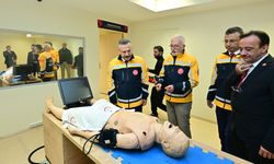 Vali Aksoy Acil Sağlık Hizmetleri Haftası için düzenlenen törene katıldı