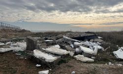 Eskişehir'de top oynayan 9 yaşındaki çocuk devrilen duvarın altında kaldı: "Çocuğumun ölüsünü de bulabilirdim"