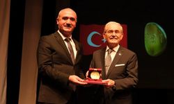 Yılmaz Büyükerşen siyaseti bıraktığını açıkladı