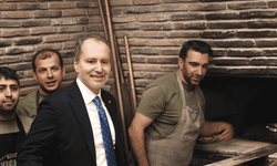 YRP Genel Başkanı Erbakan Eskişehir'de fırının başına geçti