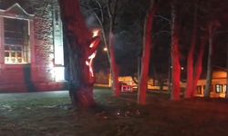 Eskişehir'de tarihi Ermeni Kilisesi önündeki ağaç ateşe verildi: Kundakçılar aranıyor!