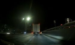 Eskişehir Çevre Yolu'nda tehlikeli yürüyüş: Az daha canlarından oluyorlardı