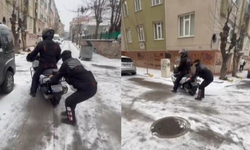 Eskişehir’de 2 kuryenin buzlu yolda kaydığı anlar sosyal medyada ilgi çekti