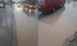 Eskişehir’de sağanak yolları adeta göle çevirdi