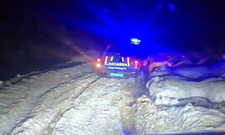 Eskişehir’den giden aile karda mahsur kaldı: Jandarma ve Off-Roadçı seferber oldu