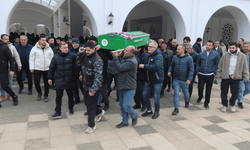 Eskişehir'deki kazada hayatını kaybeden 14 yaşındaki kız çocuğu son yolculuğuna uğurlandı