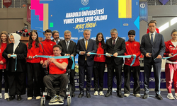 Gençlik ve Spor Bakanı Bak Yunus Emre Spor Salonu'nun açılışını yaptı
