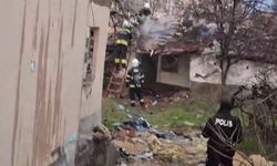 Eskişehir'deki metruk evde yangın çıktı: Muhtar isyan etti