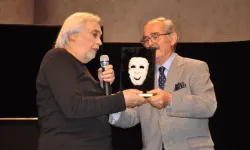 Ünlü sanatçı Müjdat Gezen'den Büyükerşen'e: "Eskişehir'i yeni bir şehir yaptı"