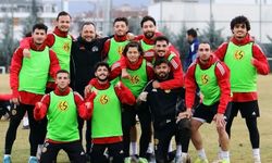 Şimşekler moral depoladı