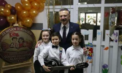 Eskişehirli miniklerden Vali Aksoy'a duygusal veda