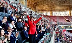 Taraftarlara müjdeyi Başkan Ünlüce verdi