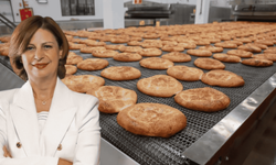 Başkan Ünlüce duyurdu: Bugün Halk Ekmek büfelerinde ücretsiz pide dağıtımı yapılacak