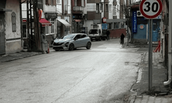 Eskişehir'de iki araç kaza yaptı: Sürücü olay yerinden kaçtı