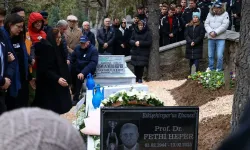 Eskişehirspor, Prof. Dr. Fethi Heper'i mezarı başında andı