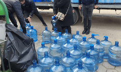 Eskişehir'de vatandaşa ücretsiz Kalabak Su dağıtıldı