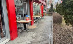 Eskişehir'de yan bakma kavgası kanlı bitti! 2 kişi bıçaklandı