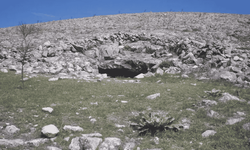 Dış görüntüsü sizi aldatmasın: Eskişehir'deki bu mağarada tarih yatıyor