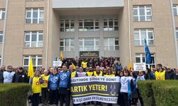 Hayatını kaybeden öğretmen Fatma Nur Çelik için Eskişehir’de bir araya gelindi: “Bu acının üzeri örtülmemelidir”