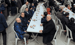 Engin Vural, sokak iftarında yüzlerce kişiyle bir araya geldi