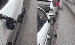 Eskişehir'de şaşkınlık veren görüntü: Park halindeki araçların aynalarını kırdılar