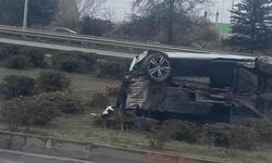 Eskişehir'de kayganlaşan yol kaza getirdi: Araç takla attı