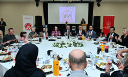 Eskişehir Valisi Yılmaz koruyucu aileler ve çocuklar ile buluştu