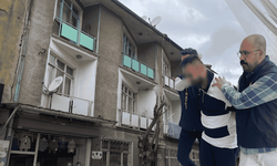 Babasını boğarak öldürdü, cesediyle aynı evde yaşadı: Cani oğul Eskişehir yolunda yakalandı!