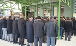 Eskişehir'de babası öldürüp, bahçeye gömmüştü: 13 yaşındaki Zehra toprağa verildi