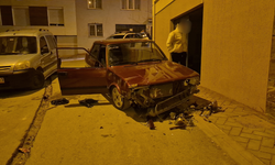 Eskişehir'de sevgilisinden ayrılan genç sokak ortasında aracını parçaladı