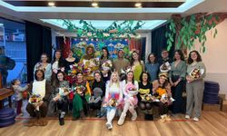Eskişehir'de bu kez veliler sahneye çıktı: Minikler ayakta alkışladı