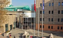 Büyükşehir Belediyesi, 15 sokağın trafiğe kapatılacağı uygulamayı erteledi