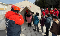 Eskişehir'de okulda “Deprem anı ve tahliye tatbikatı” gerçekleştirildi