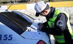 Yeni trafik cezası herkesi şaşırttı! Neredeyse her sürücünün taktığı aparat yasaklandı