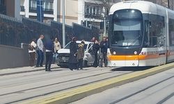 Eskişehir'de tramvay ve otomobil kaza yaptı