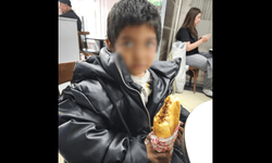 Eskişehir'de yürekleri sızlatan görüntü: Montunu verip, karnını doyurdu ama öfkesi dinmedi!