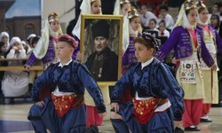 Eskişehir'de 23 Nisan miniklerin gösterileriyle kutlandı