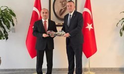 Ahmet Sivri'den Prof. Dr. Erdağ'a ziyaret