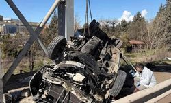 Son dakika: Halk otobüsü üst geçide çarptı! 5 ölü, 14 yaralı