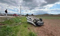 Eskişehir'de takla atan araçtan hafif sıyrıklarla çıktılar